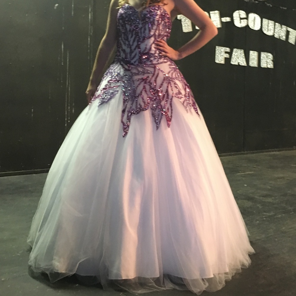 Pageant/prom - Picture 3 of 5